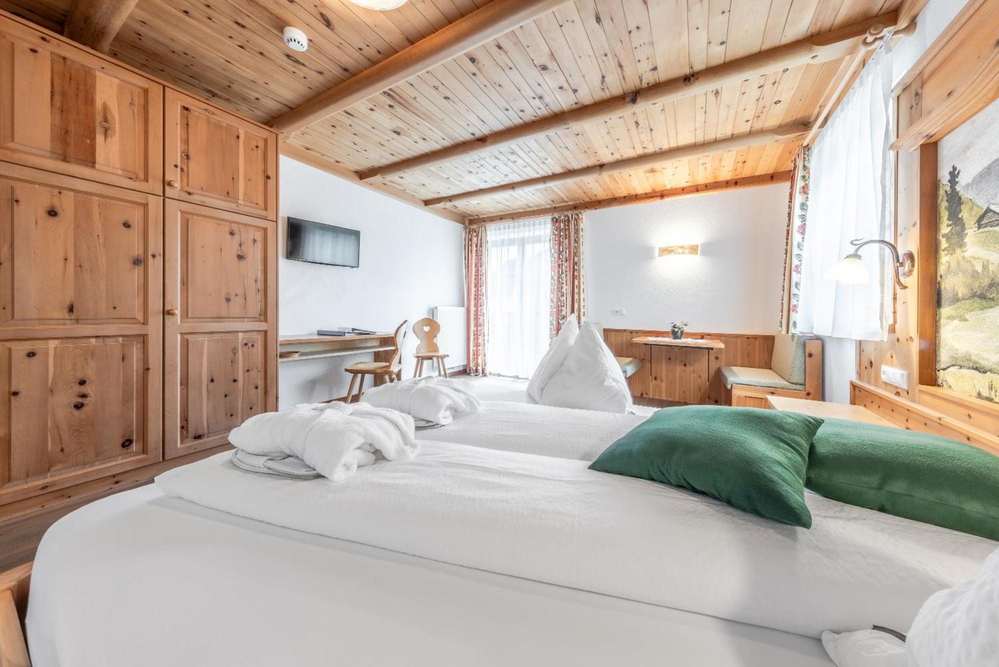 Hotel Pension Odles San Martino in Badia Eksteriør bilde